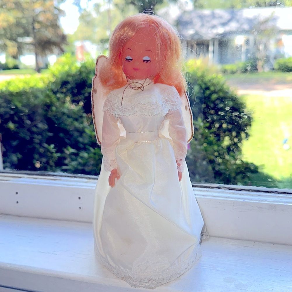 Vtg Christmas Angel tree topper dressed all in white‎ with strawberry blond hair